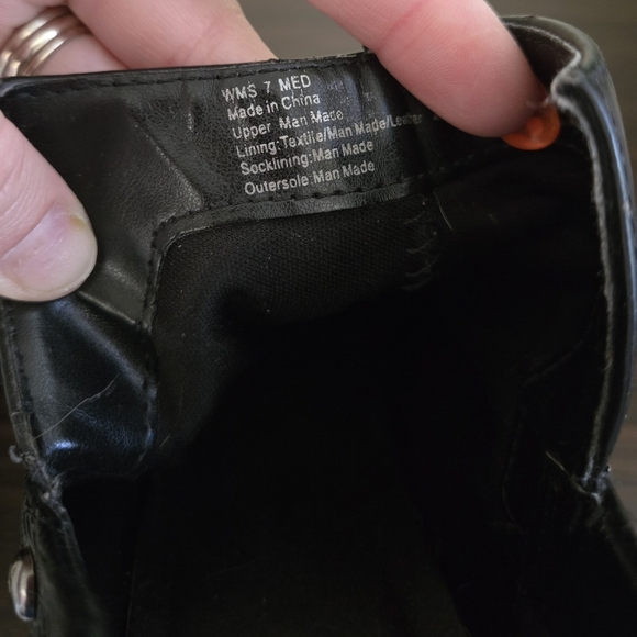 ✨ Vera Wang Black Ankle Boots – Chic & Effortless Size 7 - Picture 3 of 8